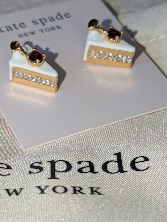 Kate Spade New York Pastry 🍰 🎂 🍰 🎂 Shop Cake Slice Studs - Picture 9 of 16